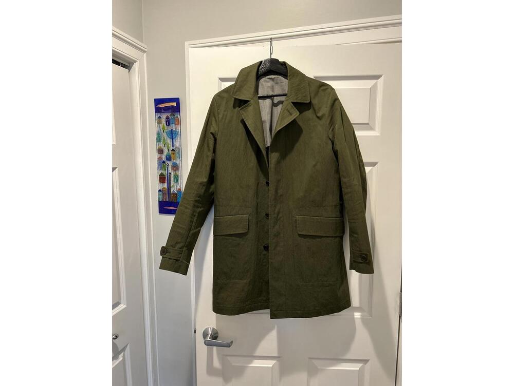 Charles Tyrwhitt Men's Olive Green Trench Coat, Size 38R